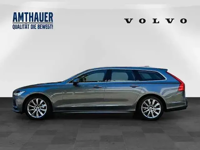 Gebraucht Volvo V90 Momentum 235 PS (172 kW) 2019 Osmium grey Kombi