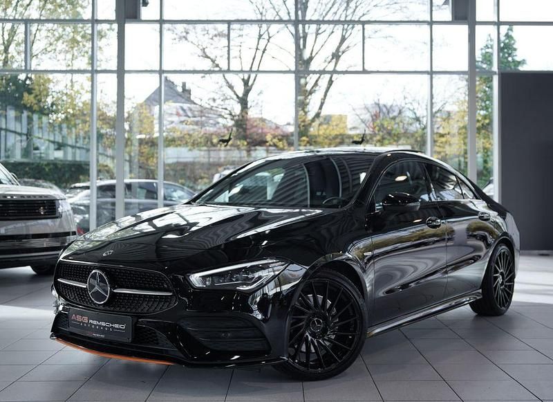 Schwarz Gebraucht 2020 Mercedes CLA200 AMG line Limousine | 28.800 € (Fairer Preis) - Bild 1/3