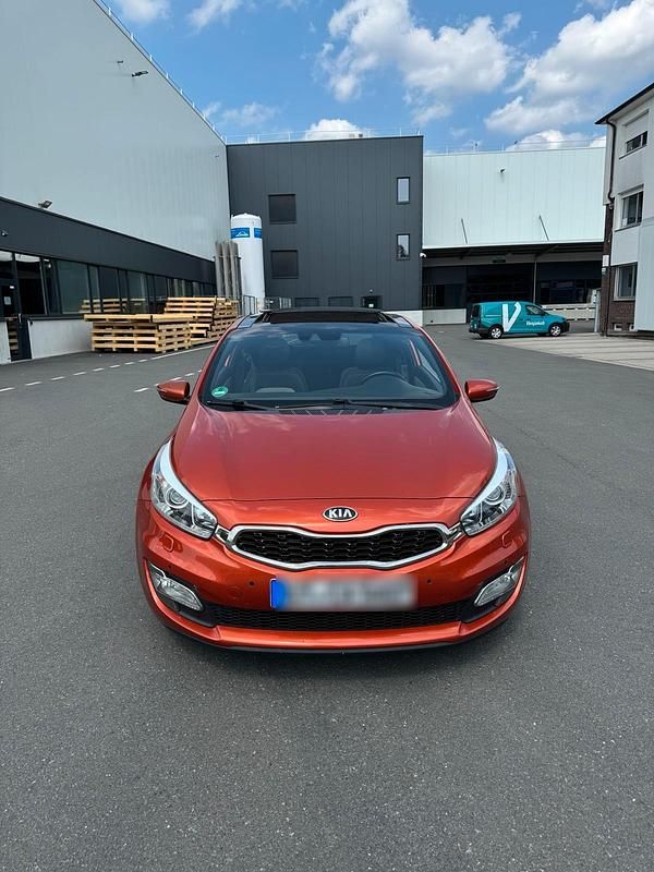 Orange Gebraucht 2013 Kia Ceed 2 Coupé | 10.200 € (Etwas zu teuer) - Bild 1/4