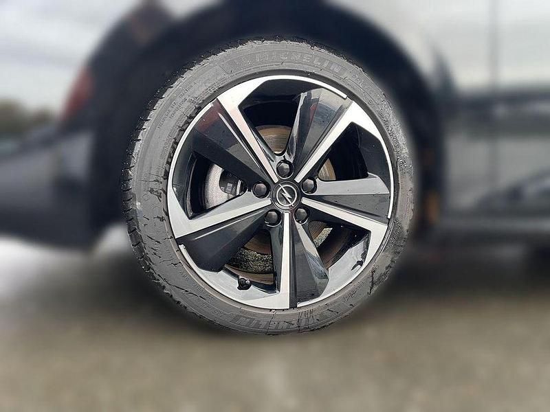 Gebraucht Opel Astra 131 PS (96 kW) 2024 Schwarz Limousine