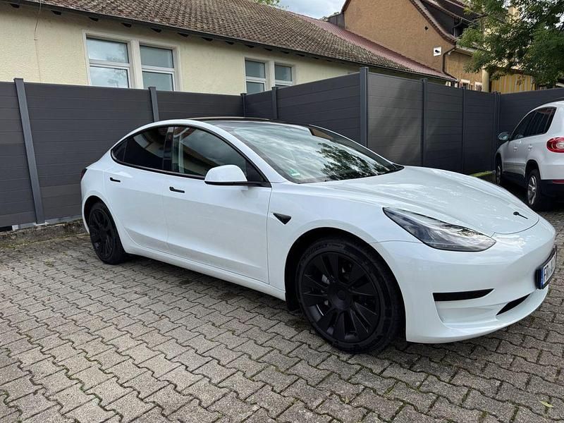 Gebraucht Tesla Model 3 Standard Range Plus 208 kW (283 PS) 2023 Weiß Limousine
