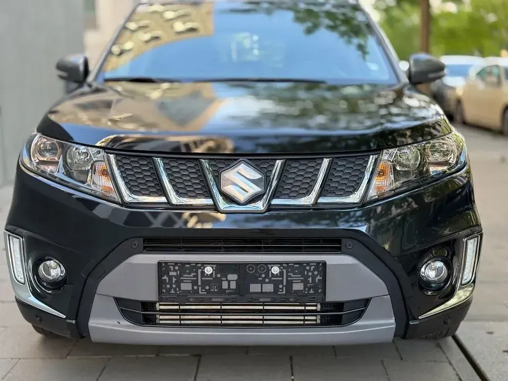 Gebraucht Suzuki Vitara Comfort+ 120 PS (88 kW) 2017 Schwarz SUV