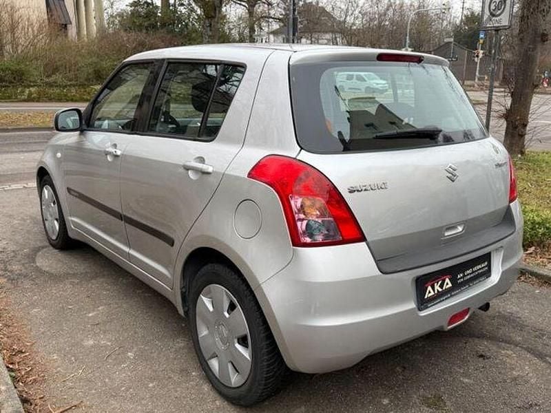 Gebraucht Suzuki Swift Snow 92 PS (67 kW) 2010 Silber Kleinwagen