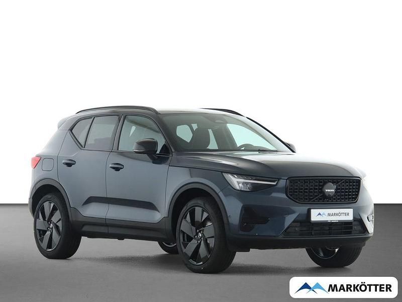 Neu Volvo XC40 Plus 163 PS (119 kW) 2025 Blau SUV