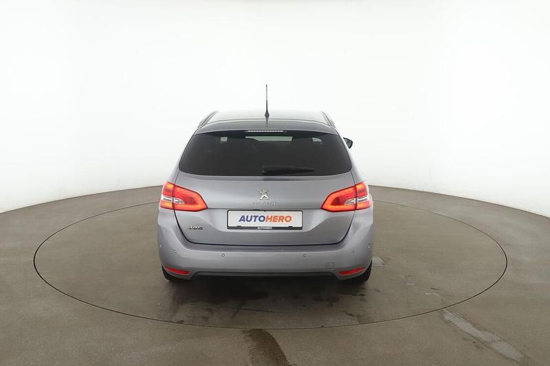 Gebraucht Peugeot 308 Allure 131 PS (96 kW) 2021 Grau Kombi