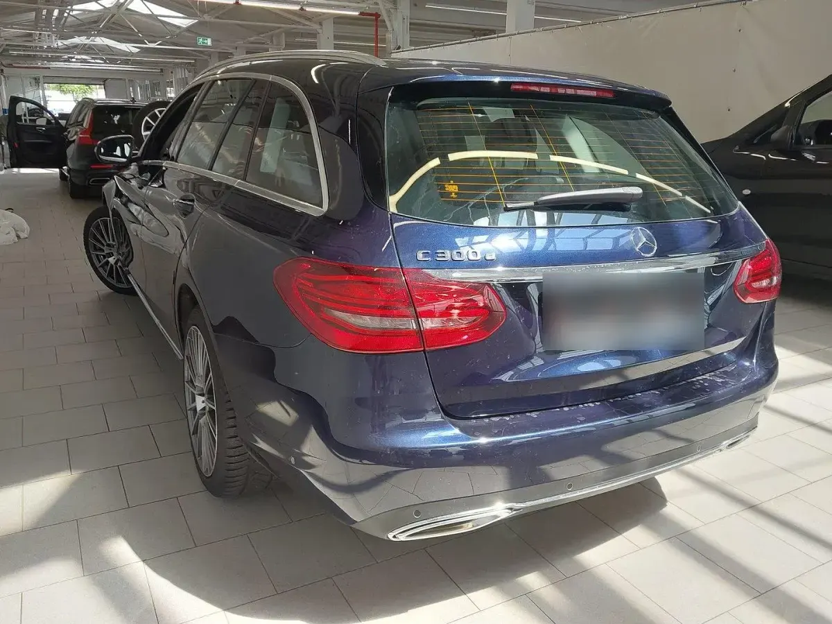 Gebraucht Mercedes C300e 211 PS (155 kW) 2021 Blau Kombi