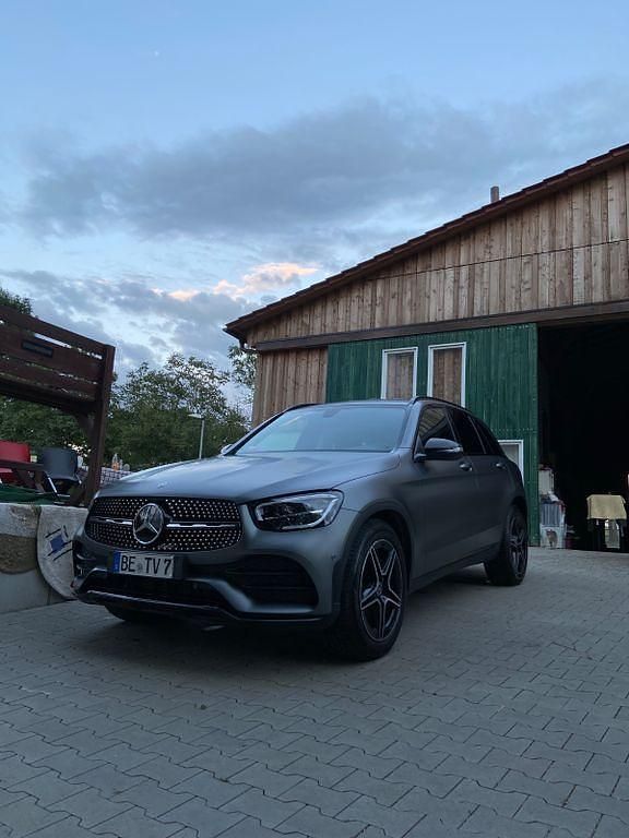 Gebraucht Mercedes GLC200 197 PS (144 kW) 2020 Grau SUV
