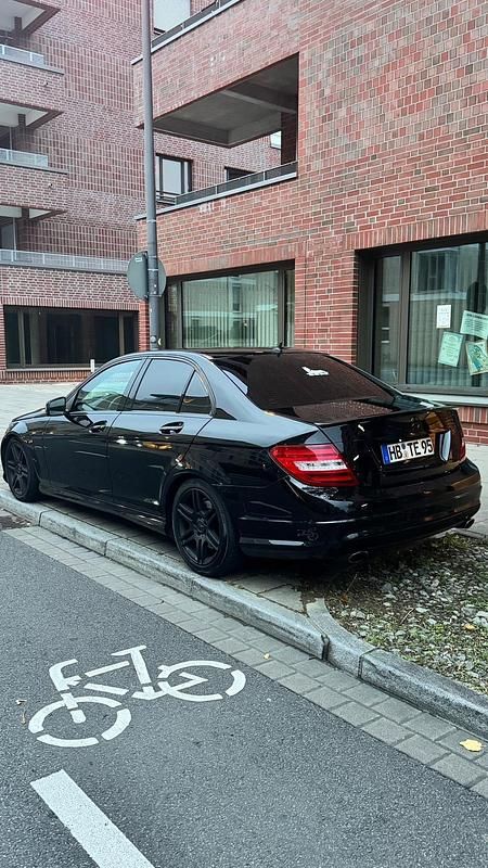 Schwarz Gebraucht 2008 Mercedes C250 Limousine | 5.999 € (Teuer) - Bild 1/4