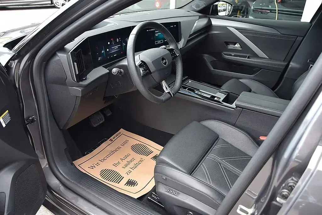 Gebraucht Opel Astra 131 PS (96 kW) 2025 Grau Kleinwagen