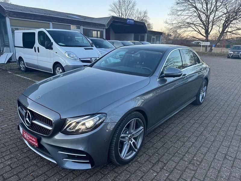 Grau Gebraucht 2018 Mercedes E220 Avantgarde Limousine | 28.999 € (Teuer) - Bild 1/4