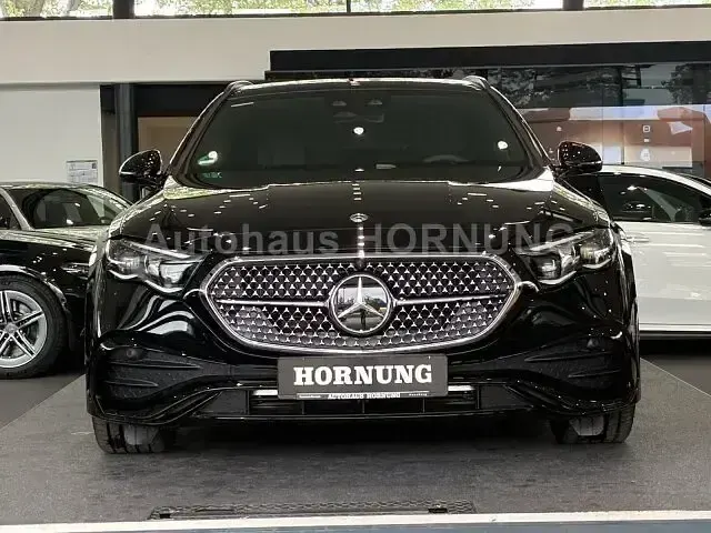 Gebraucht Mercedes E450 AMG 367 PS (269 kW) 2026 Schwarz Limousine