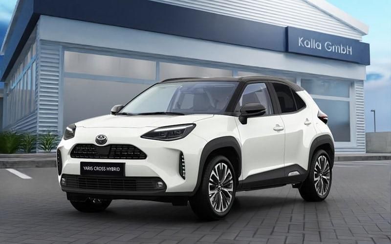 Weiß Gebraucht 2024 Toyota Yaris Cross Plus SUV | 34.380 € (Teuer) - Bild 1/4