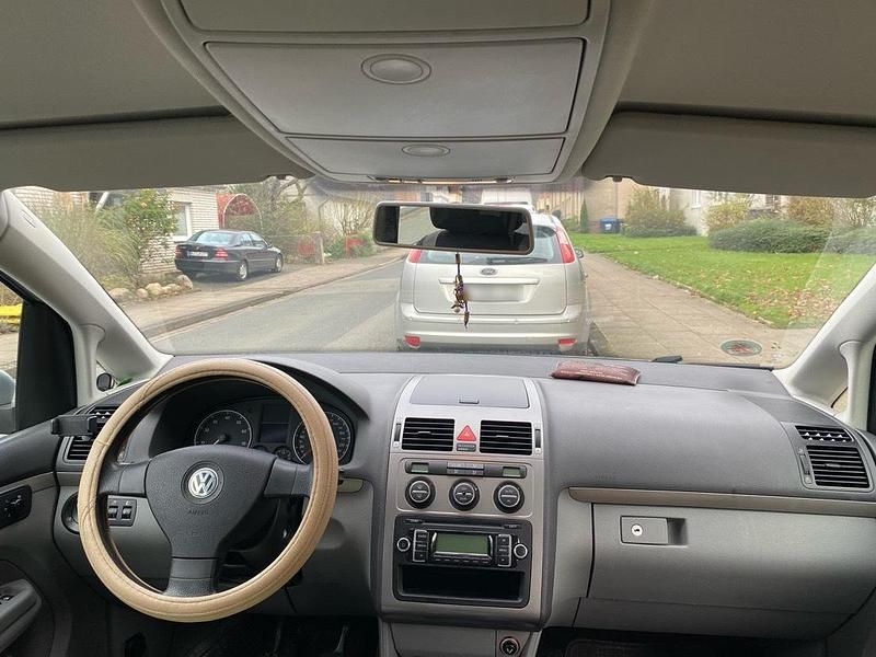 Gebraucht VW Touran 140 PS (102 kW) 2010 Grau Van / Kleinbus