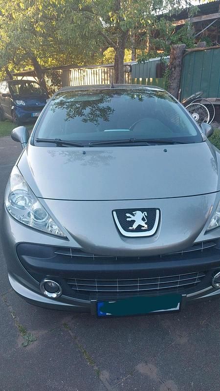 Silber Gebraucht 2007 Peugeot 207 CC Cabrio | 1.200 € (Superpreis) - Bild 1/4