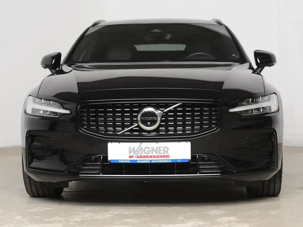 Gebraucht Volvo V60 Plus 250 PS (183 kW) 2023 Schwarz Kombi