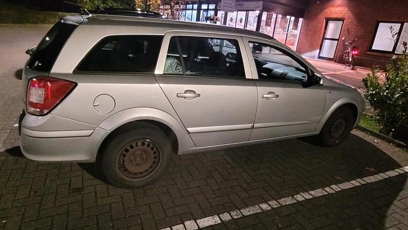Grau Gebraucht 2008 Opel Astra Kombi | 1.100 € (Superpreis) - Bild 1/4