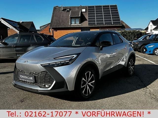 Silber Gebraucht 2025 Toyota C-HR Team SUV | 40.990 € (Teuer) - Bild 1/4