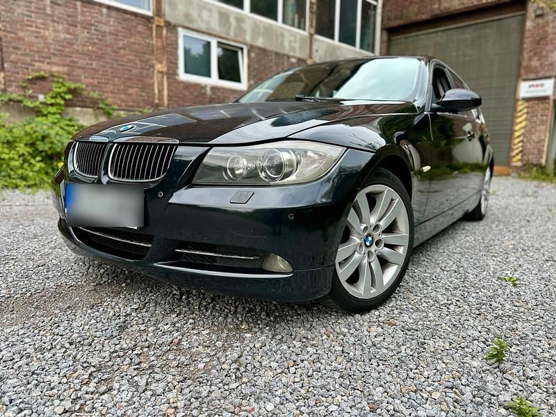 Schwarz Gebraucht 2007 BMW 330 Kombi | 3.800 € (Guter Preis) - Bild 1/4