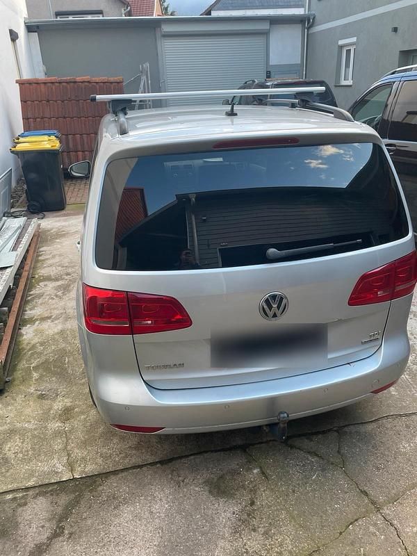 Gebraucht VW Touran 105 PS (77 kW) 2011 Silber Van / Kleinbus