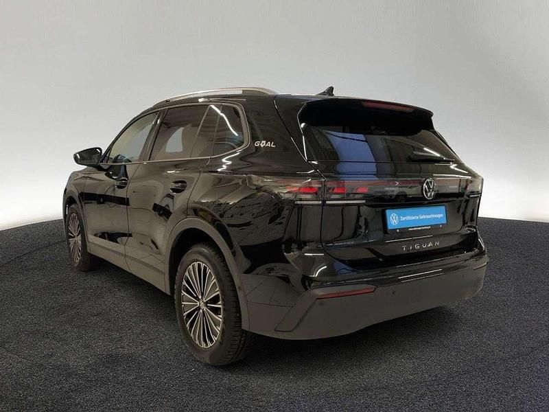 Gebraucht VW Tiguan Goal 150 PS (110 kW) 2025 0e grenadillschwarz metallic SUV