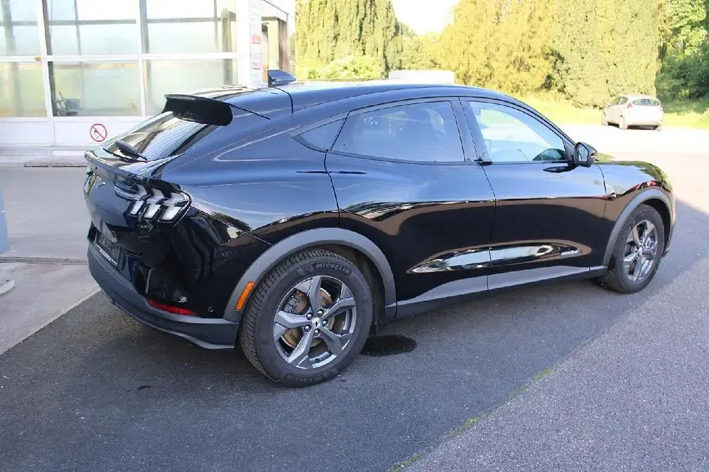 Gebraucht Ford Mustang Mach-E 216 kW (294 PS) 2022 Schwarz SUV