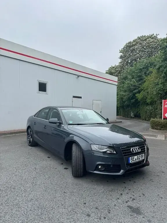 Gebraucht Audi A4 Ambition 190 PS (139 kW) 2011 Grau Limousine