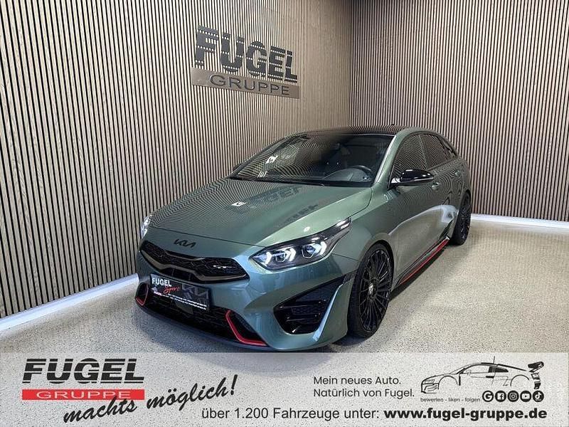 Gebraucht Kia ProCeed Sport 204 PS (150 kW) 2023 Experience green met. Limousine