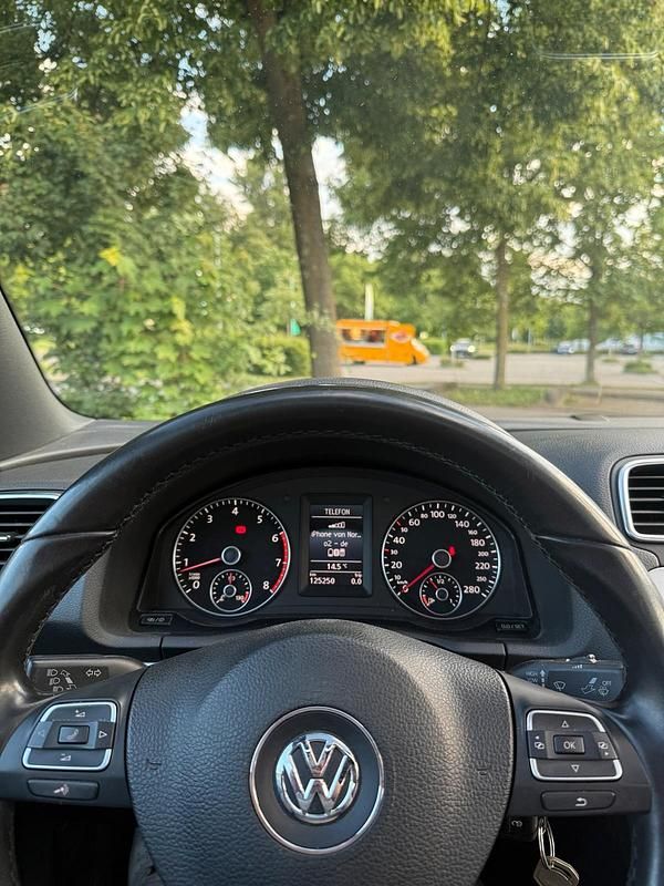Second-hand VW Eos 160 CP (117 kW) 2014 Albastru Cabrio