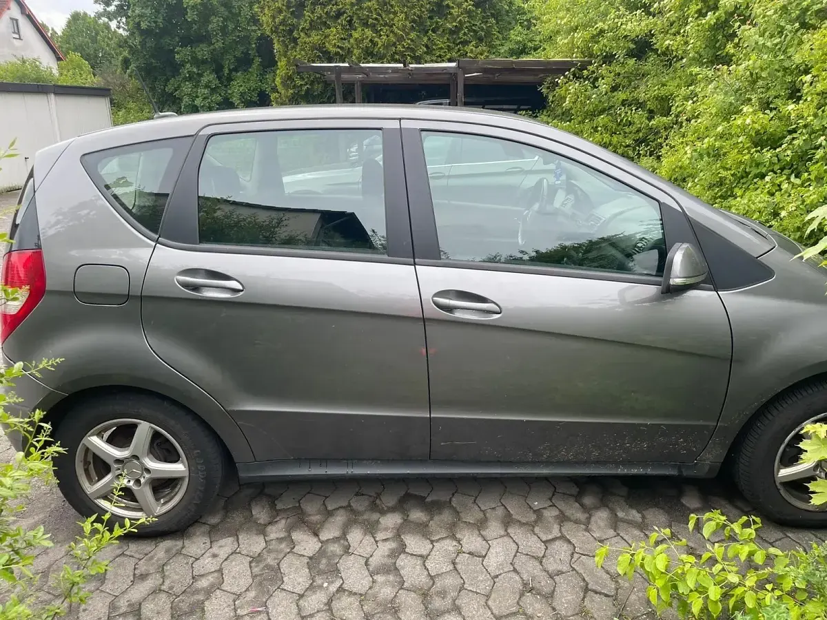 Gebraucht Mercedes A170 74 PS (54 kW) 2009 Grau Kleinwagen