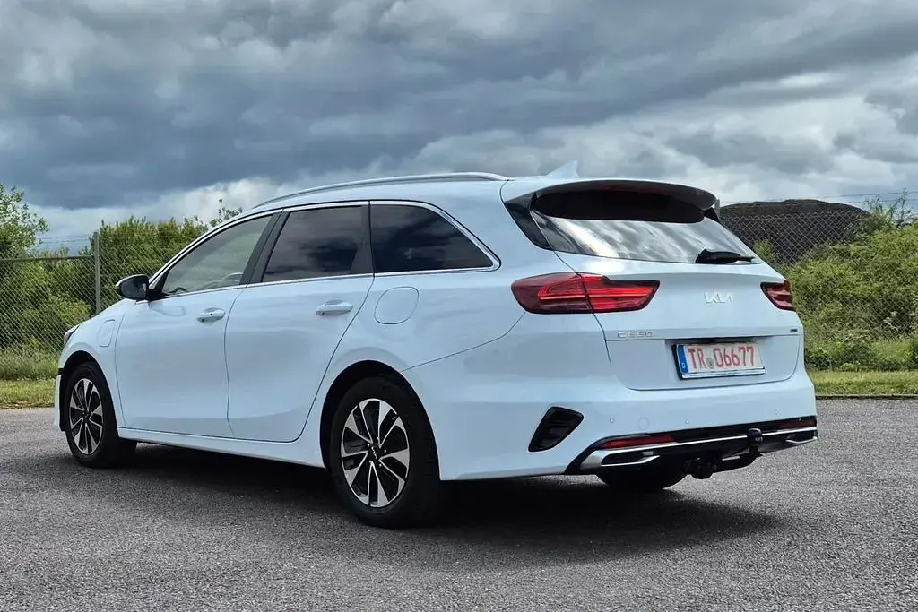 Gebraucht Kia Ceed Sportswagon Vision 141 PS (103 kW) 2022 Weiß Kombi