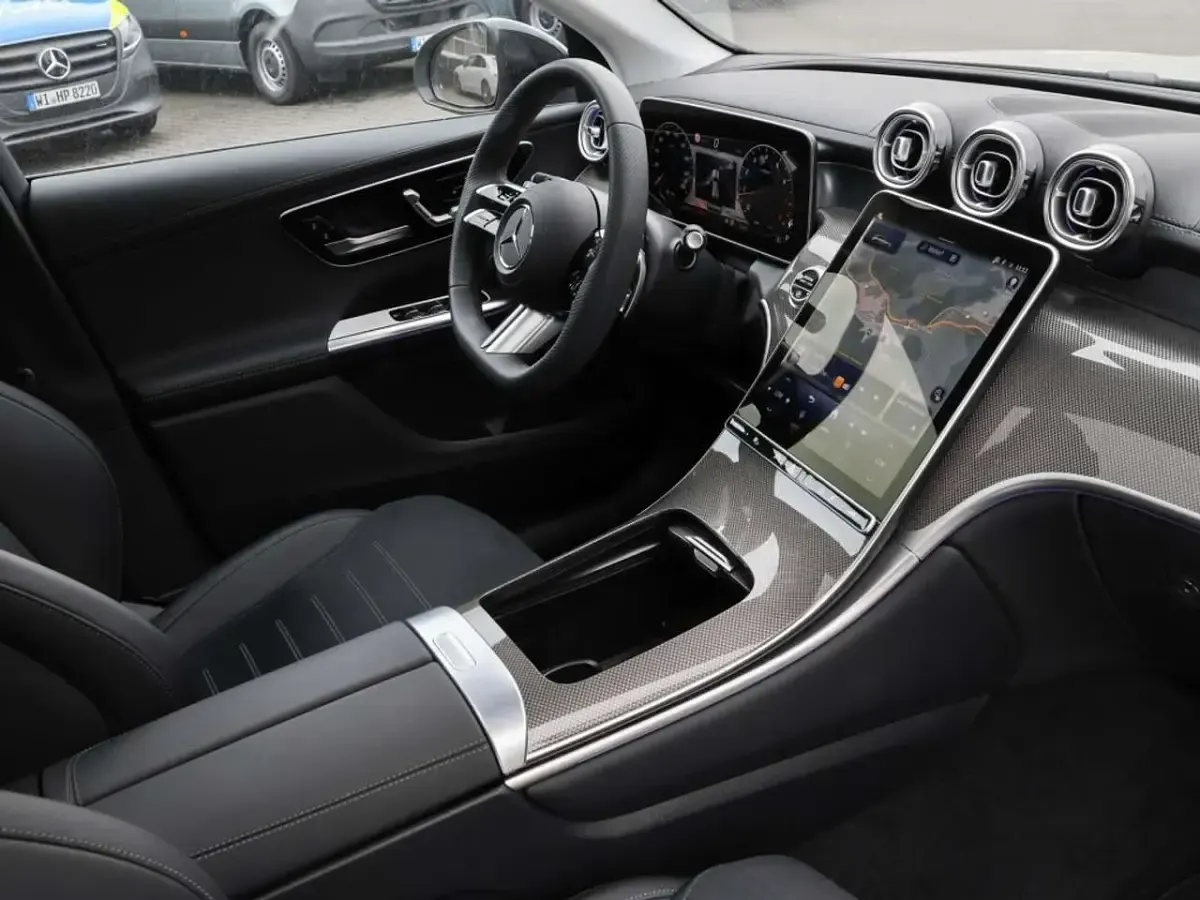 Gebraucht Mercedes GLC200 AMG 204 PS (150 kW) 2025 Grau SUV