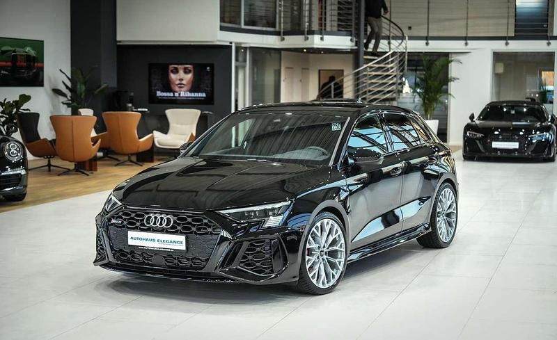 Gebraucht Audi RS3 Sport 400 PS (294 kW) 2023 Mythosschwarz metallic Limousine