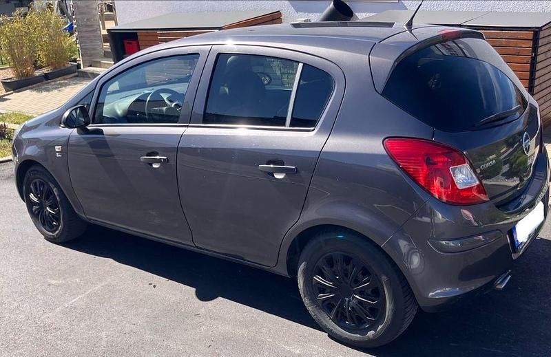 Gebraucht Opel Corsa Edition 101 PS (74 kW) 2012 Grau Kleinwagen