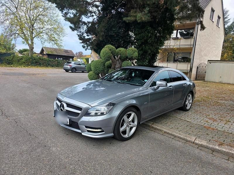 Grau Gebraucht 2025 Mercedes CLS350 AMG Limousine | 18.500 € - Bild 1/4
