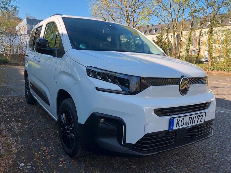 Weiß Gebraucht 2025 Citroën Berlingo Style Van / Kleinbus | 24.900 € (Superpreis) - Bild 1/4