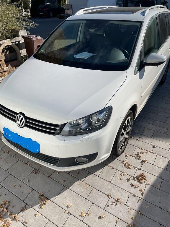 Weiß Gebraucht 2012 VW Touran Highline Van / Kleinbus | 13.500 € (Teuer) - Bild 1/4