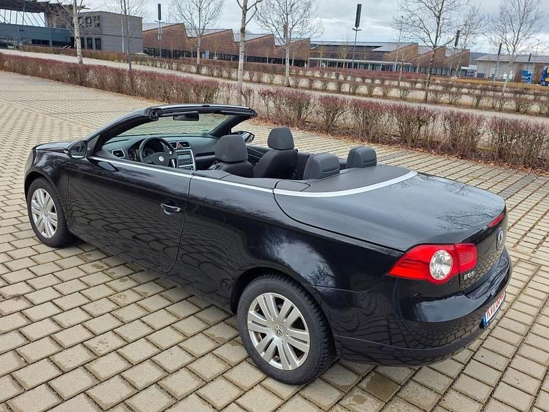 Usata VW Eos 122 CV (89 kW) 2010 Nero Cabrio