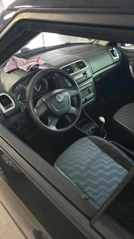 Schwarz Gebraucht 2009 Skoda Fabia Kleinwagen | 700 € (Superpreis) - Bild 1/4