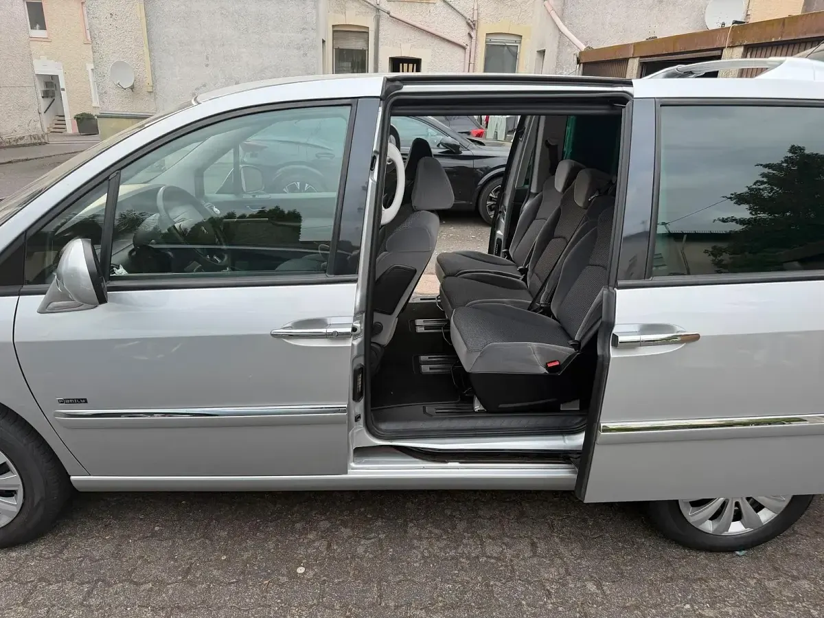 Gebraucht Peugeot 807 136 PS (100 kW) 2011 Silber Van / Kleinbus