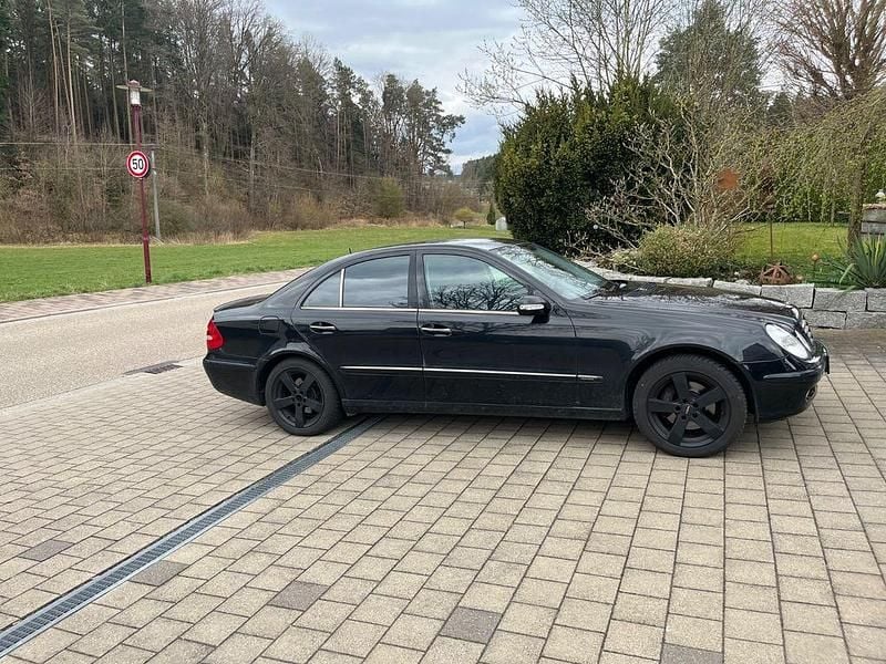 Gebraucht Mercedes E320 Avantgarde 224 PS (164 kW) 2004 Schwarz Limousine