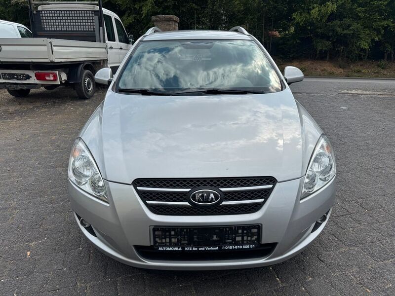 Silber Gebraucht 2009 Kia Ceed Sportswagon Kombi | 4.799 € - Bild 1/4