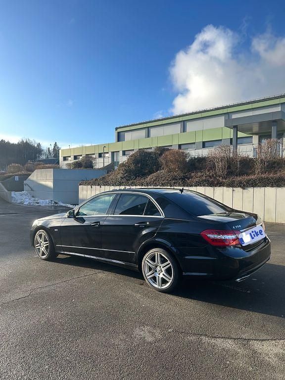 Gebraucht Mercedes E350 AMG 231 PS (169 kW) 2008 Schwarz Limousine