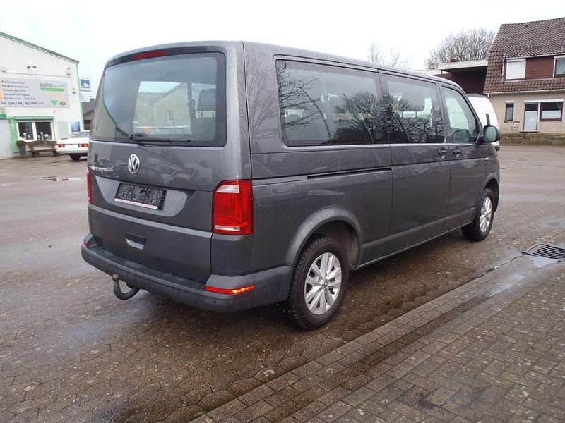 Gebraucht VW Transporter 150 PS (110 kW) 2018 Grau Van