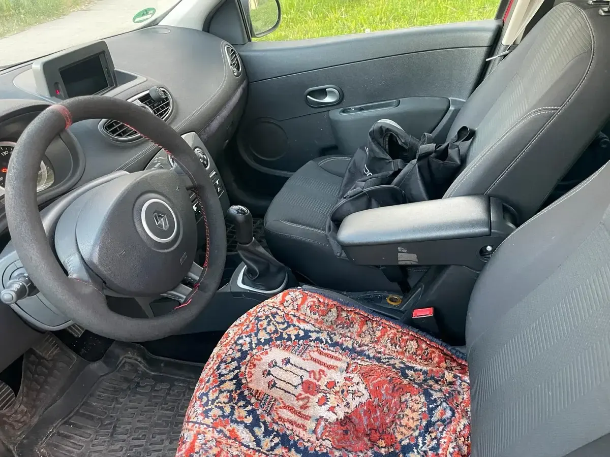 Gebraucht Renault Clio 75 PS (55 kW) 2010 Schwarz Kleinwagen