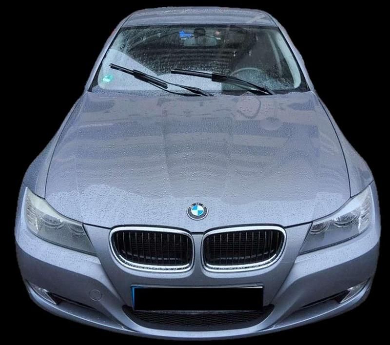Gebraucht BMW 320 177 PS (130 kW) 2010 Grau Kombi