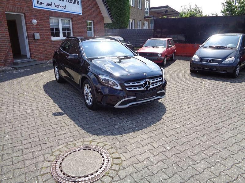 Gebraucht Mercedes GLA200 156 PS (114 kW) 2019 Schwarz SUV