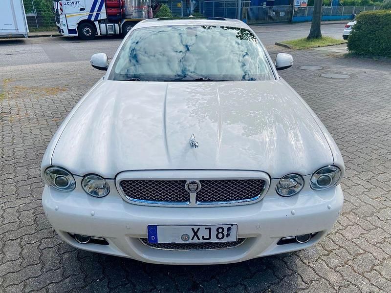 Gebraucht Jaguar XJ8 298 PS (219 kW) 2008 Weiss Limousine
