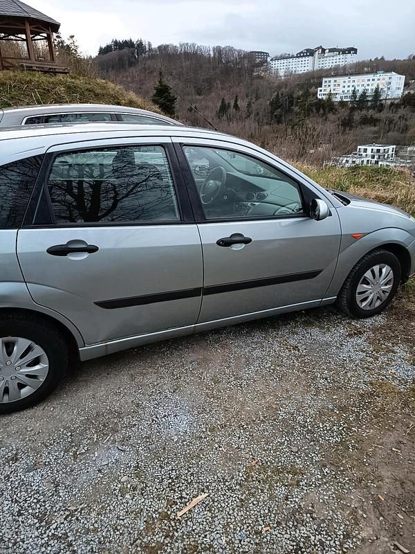 Gebraucht Ford Focus 75 PS (55 kW) 2003 Grau Kombi