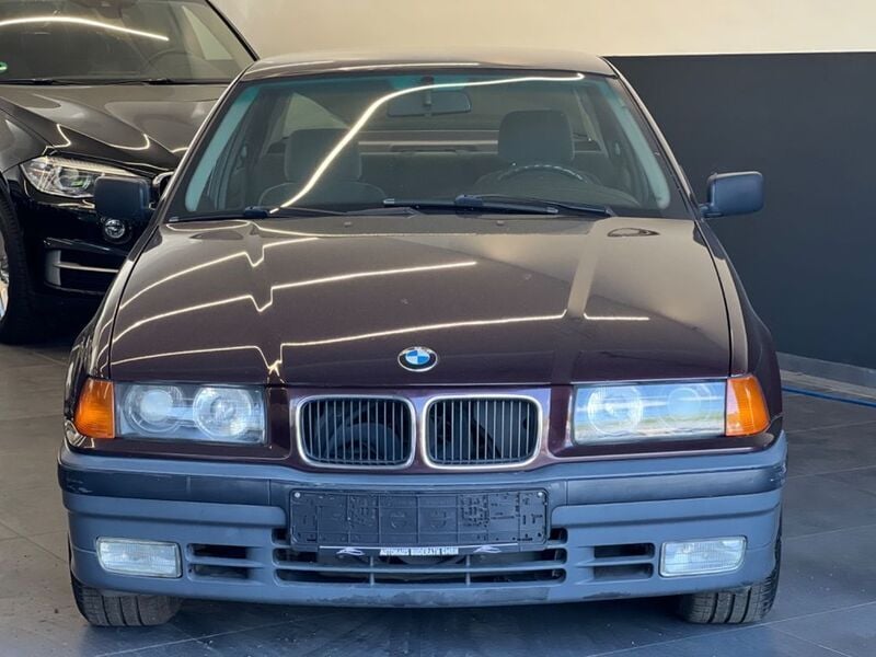 Gebraucht BMW 318 113 PS (83 kW) 1993 Violett Limousine