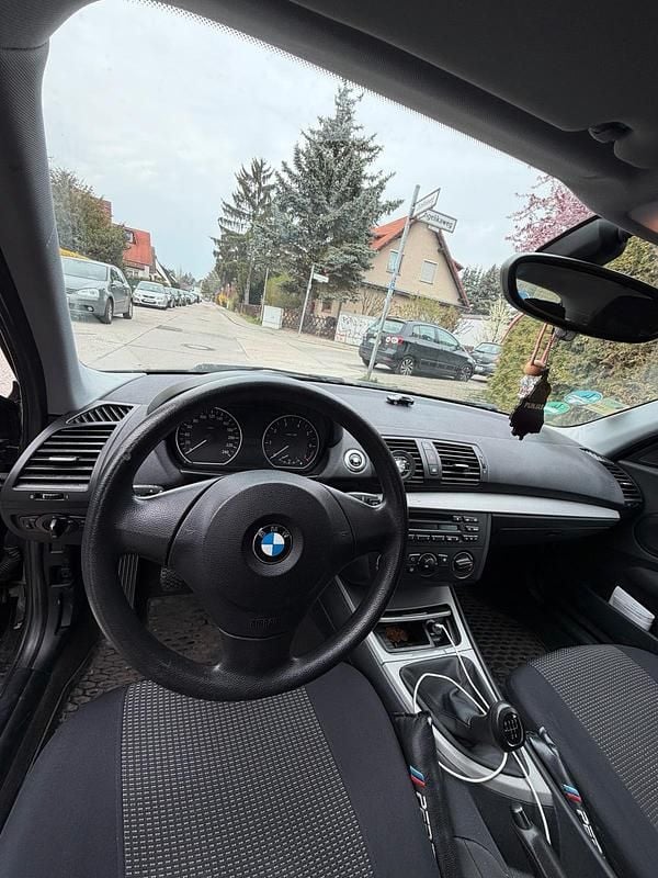 Gebraucht BMW 116 116 PS (85 kW) 2006 Schwarz Kleinwagen
